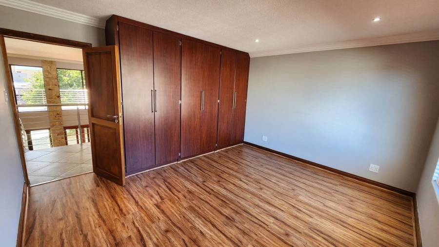 6 Bedroom Property for Sale in Bergsig Western Cape